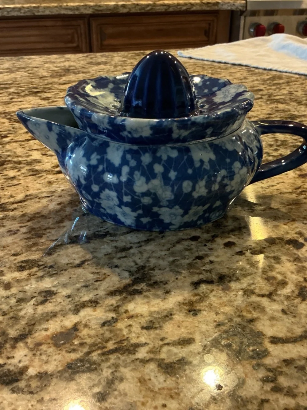 Victoria Ware Ironstone blue and white 2-piece manual circus juicer (reamer) set
